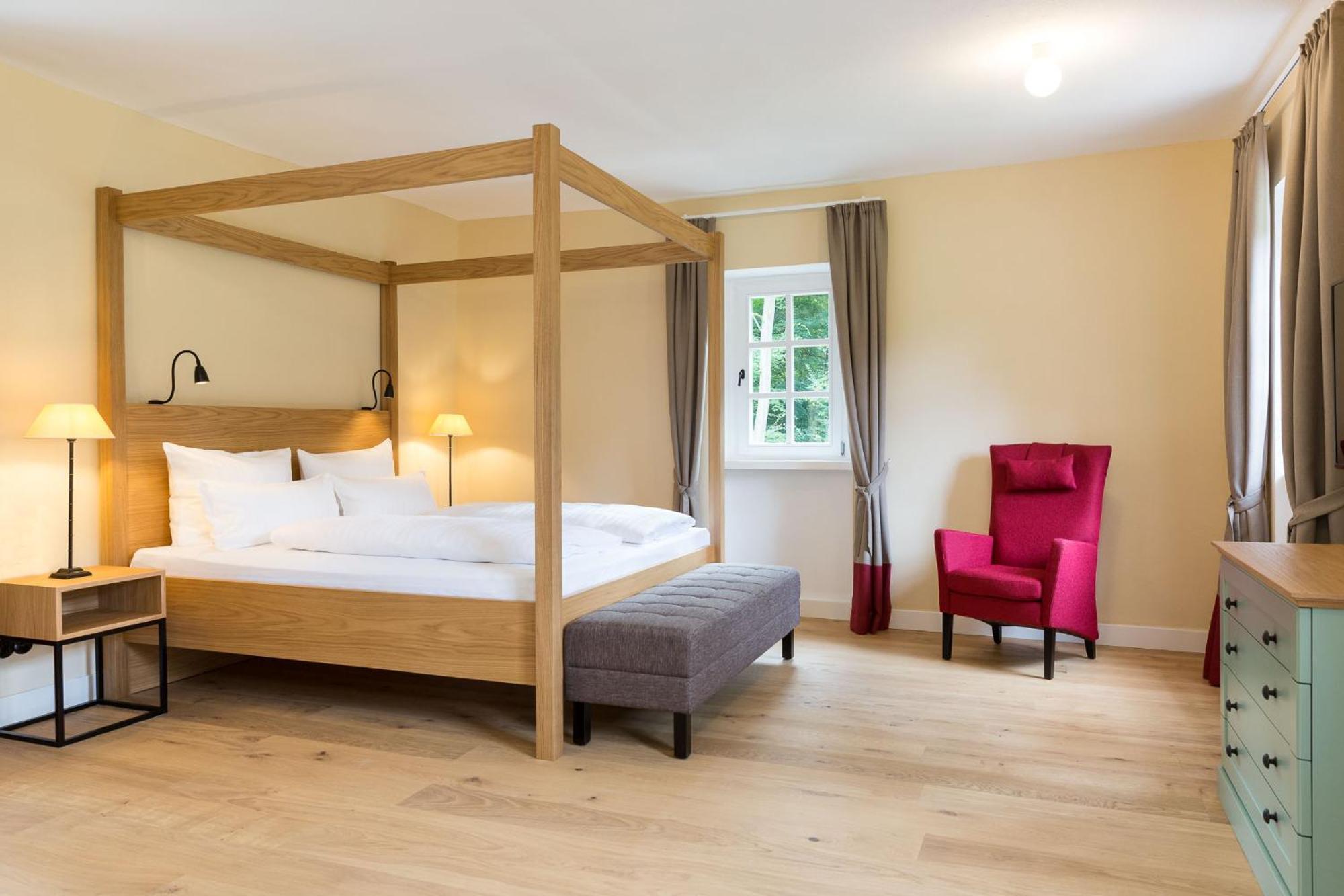 EMICH´S Hotel Amorbach Buitenkant foto
